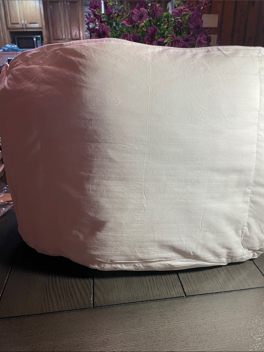 Plush White Comforter - Soft, Lightweight Bedding